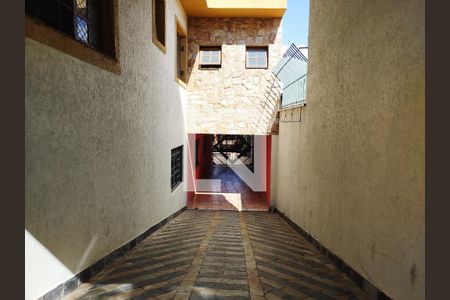 Casa para alugar com 304m², 3 quartos e 4 vagasQuintal/Garagem