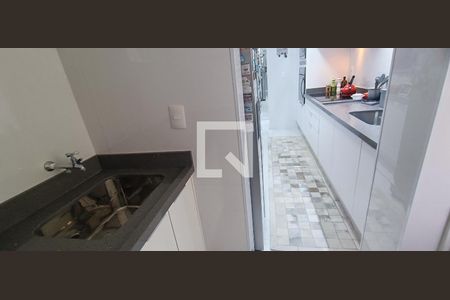 Apartamento à venda com 84m², 2 quartos e 2 vagasÁrea de Serviço