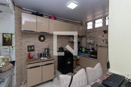 Casa à venda com 150m², 4 quartos e sem vaga Casa à venda com 150m², 4 quartos e sem vagaSala/Cozinha