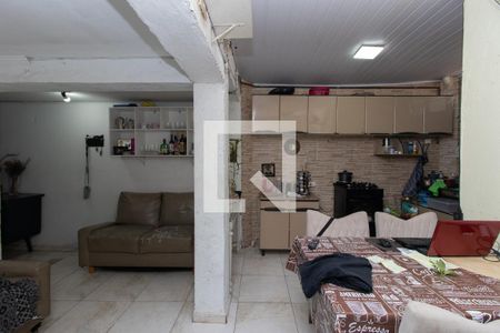 Casa à venda com 150m², 4 quartos e sem vaga Casa à venda com 150m², 4 quartos e sem vagaSala/Cozinha