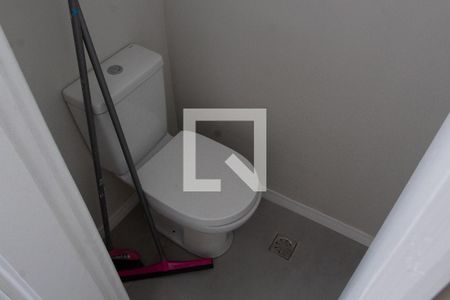 Apartamento à venda com 60m², 2 quartos e 1 vagaBANHEIRO DA ÁREA DE SERVIÇO