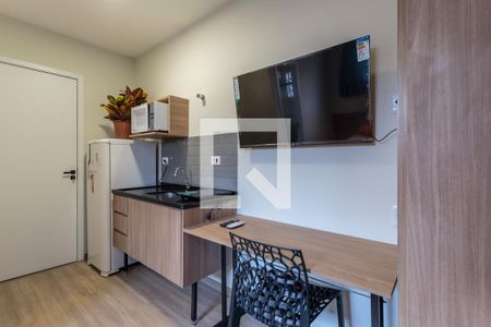 Cozinha de kitnet/studio para alugar com 1 quarto, 17m² em Indianópolis, São Paulo