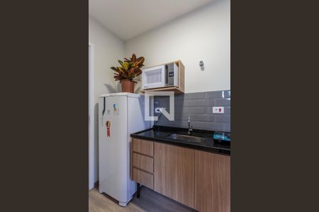 Cozinha de kitnet/studio para alugar com 1 quarto, 17m² em Indianópolis, São Paulo