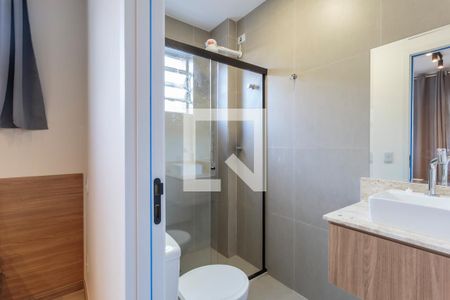 Banheiro de kitnet/studio para alugar com 1 quarto, 17m² em Indianópolis, São Paulo