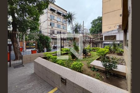 Apartamento à venda com 65m², 2 quartos e 2 vagas Apartamento à venda com 65m², 2 quartos e 2 vagasFachada e portaria