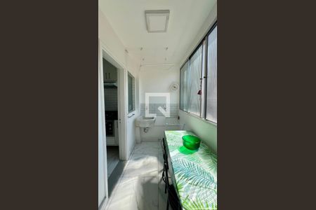 Apartamento à venda com 73m², 2 quartos e 1 vaga Apartamento à venda com 73m², 2 quartos e 1 vagaÁrea de Serviço