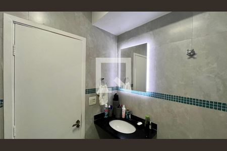 Apartamento à venda com 73m², 2 quartos e 1 vaga Apartamento à venda com 73m², 2 quartos e 1 vagaBanheiro