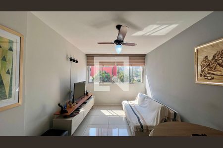 Apartamento à venda com 73m², 2 quartos e 1 vaga Apartamento à venda com 73m², 2 quartos e 1 vagaSala