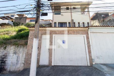 Casa à venda com 163m², 3 quartos e 2 vagasFachada