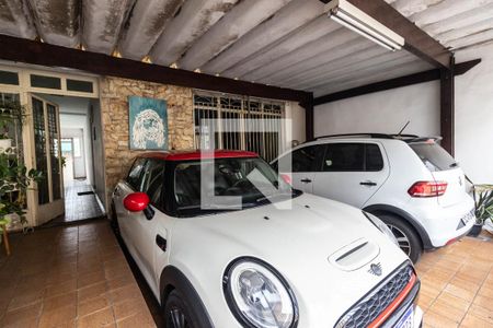 Casa à venda com 180m², 2 quartos e 2 vagas Casa à venda com 180m², 2 quartos e 2 vagasGaragem