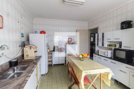 Casa à venda com 180m², 2 quartos e 2 vagas Casa à venda com 180m², 2 quartos e 2 vagasCozinha