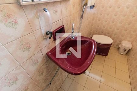 Casa à venda com 180m², 2 quartos e 2 vagas Casa à venda com 180m², 2 quartos e 2 vagasLavabo