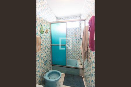 Casa à venda com 180m², 2 quartos e 2 vagas Casa à venda com 180m², 2 quartos e 2 vagasBanheiro