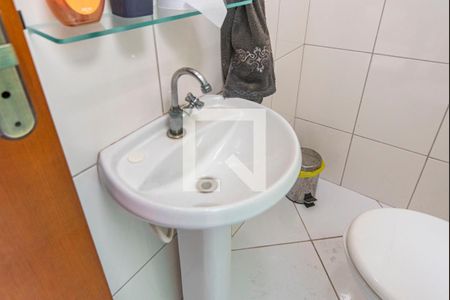 Casa de condomínio à venda com 140m², 3 quartos e 3 vagasBanheiro Social