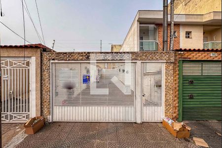 Casa de condomínio à venda com 140m², 3 quartos e 3 vagasFachada