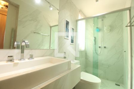 Apartamento à venda com 150m², 4 quartos e 3 vagasBanheiro 2