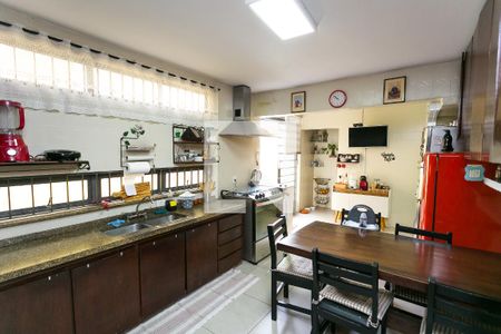 Casa para alugar com 170m², 3 quartos e 2 vagasCozinha