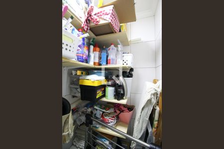 Apartamento à venda com 98m², 3 quartos e 1 vaga Apartamento à venda com 98m², 3 quartos e 1 vagaBanheiro de serviço