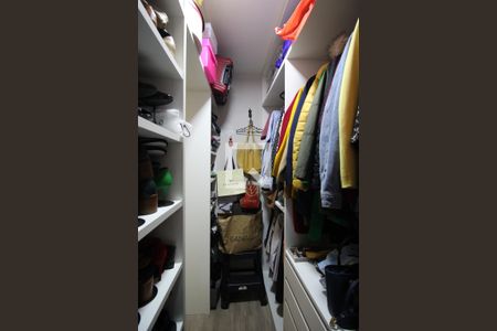 Apartamento à venda com 98m², 3 quartos e 1 vaga Apartamento à venda com 98m², 3 quartos e 1 vagaCloset da Suíte