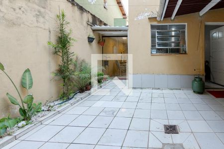 Casa à venda com 100m², 2 quartos e 2 vagasQuintal