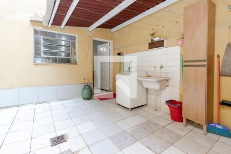 Casa à venda com 100m², 2 quartos e 2 vagasLavanderia