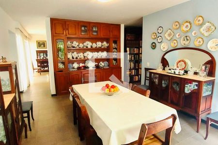 Casa à venda com 3 quartos, 603m² em Camboinhas, Niterói