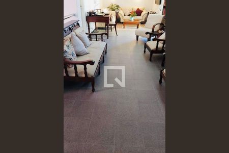 Casa à venda com 3 quartos, 603m² em Camboinhas, Niterói