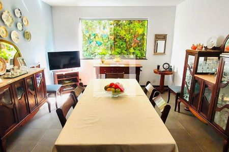 Casa à venda com 3 quartos, 603m² em Camboinhas, Niterói