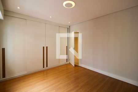 Apartamento à venda com 243m², 3 quartos e 2 vagasQuarto 2