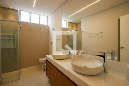 Apartamento à venda com 243m², 3 quartos e 2 vagasBanheiro da Suíte