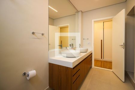 Apartamento à venda com 243m², 3 quartos e 2 vagasBanheiro da Suíte