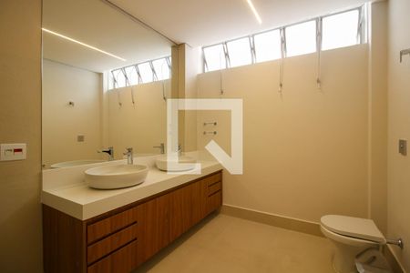 Apartamento à venda com 243m², 3 quartos e 2 vagasBanheiro