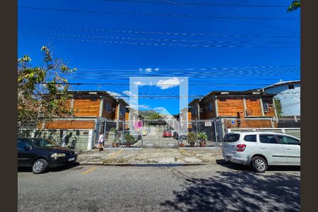 Apartamento à venda com 65m², 2 quartos e 1 vaga Apartamento à venda com 65m², 2 quartos e 1 vagaFachada do Condomínio/Plaquinha