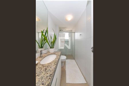 Apartamento para alugar com 70m², 2 quartos e 1 vaga Apartamento para alugar com 70m², 2 quartos e 1 vagaBanheiro da Suíte