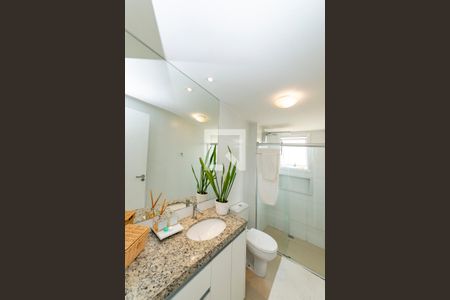 Apartamento para alugar com 70m², 2 quartos e 1 vaga Apartamento para alugar com 70m², 2 quartos e 1 vagaBanheiro da Suíte