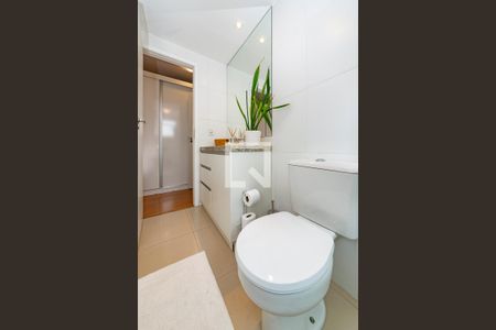 Apartamento para alugar com 70m², 2 quartos e 1 vaga Apartamento para alugar com 70m², 2 quartos e 1 vagaBanheiro da Suíte