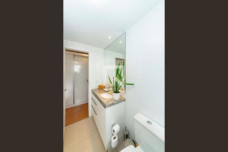 Apartamento para alugar com 70m², 2 quartos e 1 vaga Apartamento para alugar com 70m², 2 quartos e 1 vagaBanheiro da Suíte