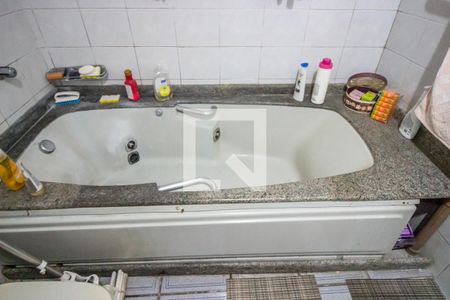 Casa à venda com 336m², 5 quartos e 1 vaga Casa à venda com 336m², 5 quartos e 1 vagaBanheiro da Suíte