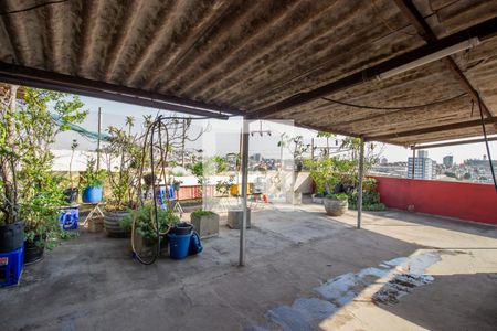 Casa à venda com 336m², 5 quartos e 1 vaga Casa à venda com 336m², 5 quartos e 1 vagaTerraço