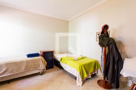 Casa à venda com 390m², 6 quartos e 8 vagasQuarto 1 - suíte