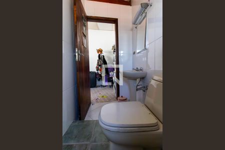 Casa à venda com 390m², 6 quartos e 8 vagasEdícula: Banheiro 1