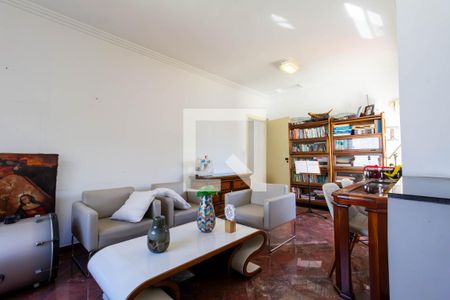 Casa à venda com 390m², 6 quartos e 8 vagasEscritório