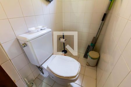 Casa à venda com 390m², 6 quartos e 8 vagasEdícula: Banheiro 2