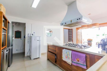 Casa à venda com 390m², 6 quartos e 8 vagasCozinha