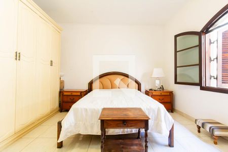 Casa à venda com 390m², 6 quartos e 8 vagasQuarto 2 - suíte