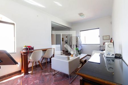 Casa à venda com 390m², 6 quartos e 8 vagasEscritório