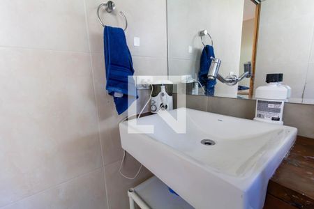 Casa à venda com 390m², 6 quartos e 8 vagasBanheiro da Suíte 1