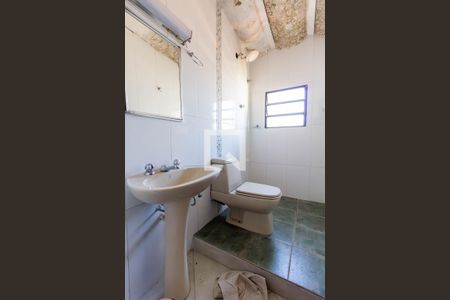 Casa à venda com 390m², 6 quartos e 8 vagasEdícula: Banheiro 1