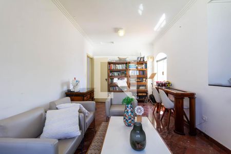 Casa à venda com 390m², 6 quartos e 8 vagasEscritório