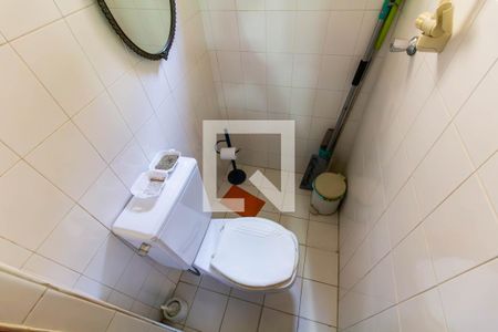 Casa à venda com 390m², 6 quartos e 8 vagasEdícula: Banheiro 2